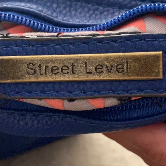Street Level Purse - Picture 3 of 4